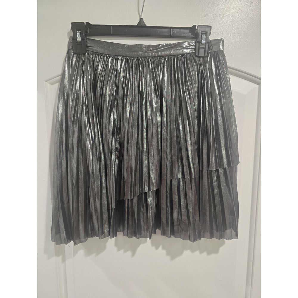 ARITZIA Wilfred Silver Metallic Pleated Mini Skirt Tiered Shiny Fancy Size 4 EUC